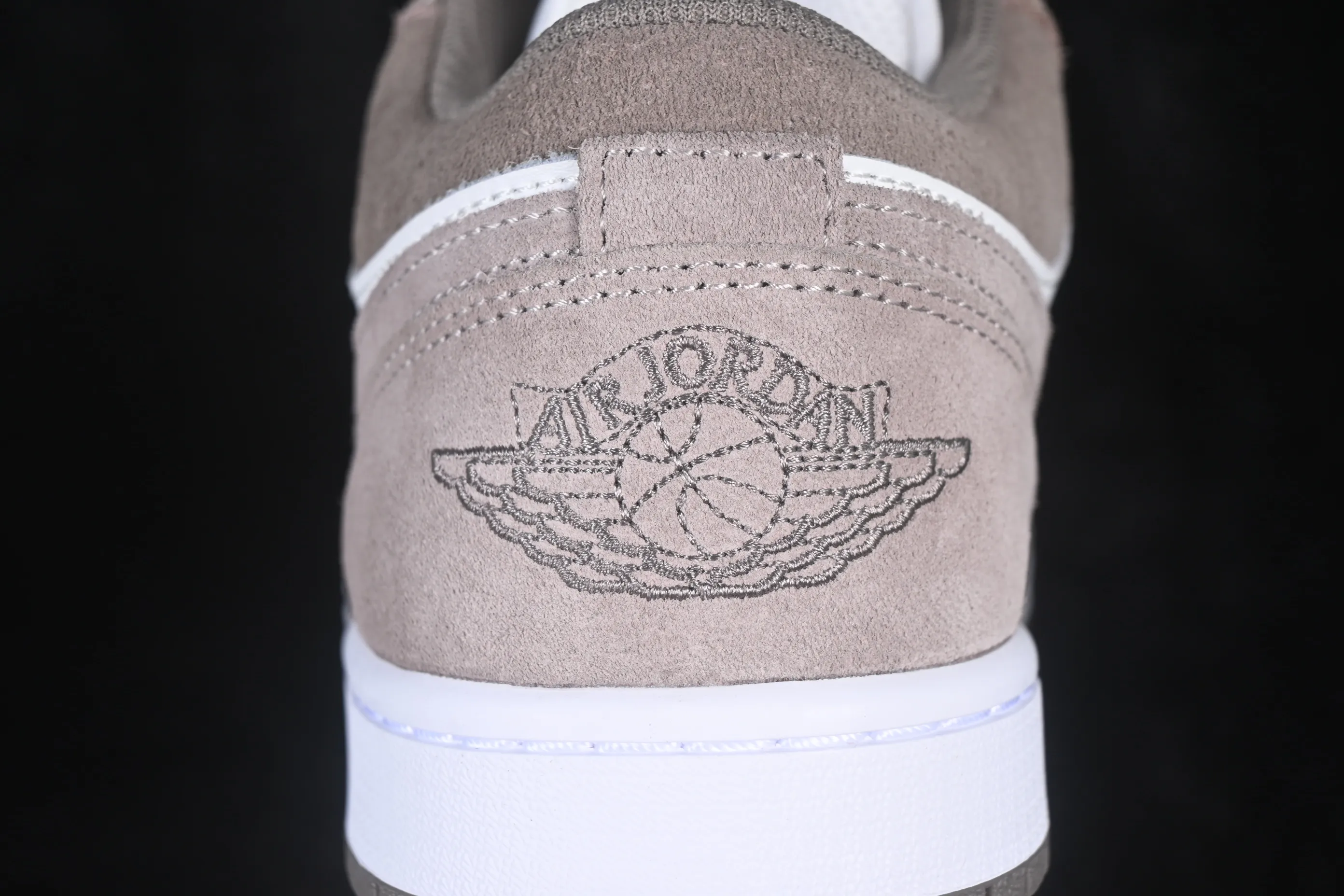 All categories Air Jordan Jordan series basketball shoes Air Jordan 1 Low G version pure original Air Jordan 1 Low AJ1 Joe 1 white gray low-top retro culture basketball shoes 553558-046
